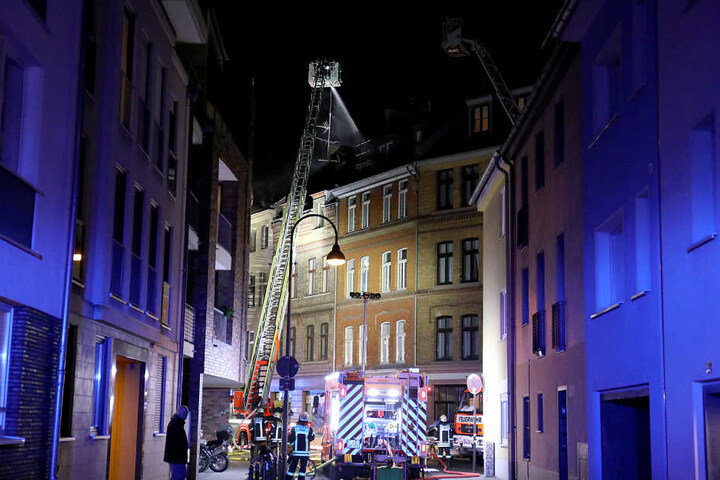 Das Haus brannte bis zum Dach.