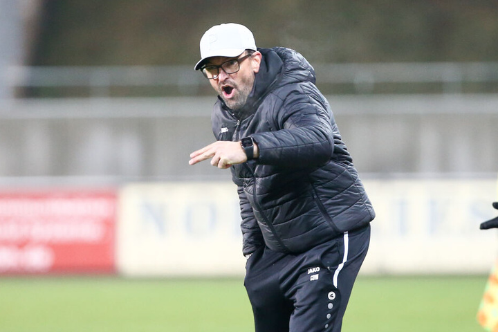 Energie-Coach Claus-Dieter "Pele" Wollitz explodierte Montagabend gleich mehrfach.
