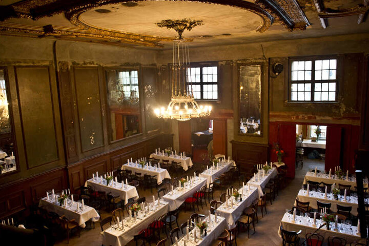 Der historische Spiegelsaal im Clärchens Ballhaus.