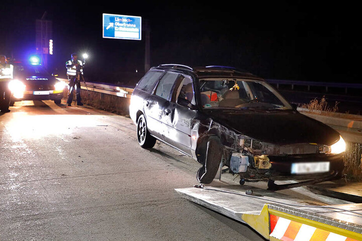 Bei dem Unfall wurden mehrere Autos demoliert.