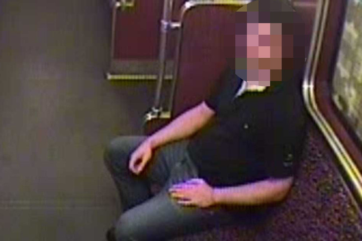 Der Mann wird von der Polizei als "dicklich" beschrieben.