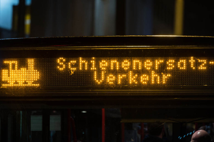 Busse statt Bahnen: Anfang November kommt auf der Strecke Chemnitz - Leipzig und Elsterwerda - Chemnitz zu Schienenersatzverkehr.