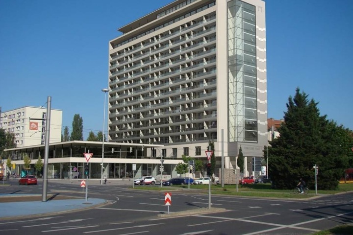 So soll das Hochhaus nach der Sanierung aussehen.