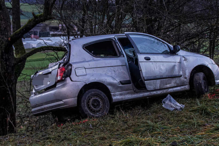 Die Hintergründe des Crashs sind noch unklar. War ein zweites Auto beteiligt?