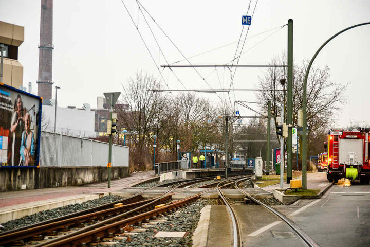 Die Schildescher Straße zwischen der Sudbrack- und Brüggemannstraße wurde zur Bergung des Wagens gesperrt.