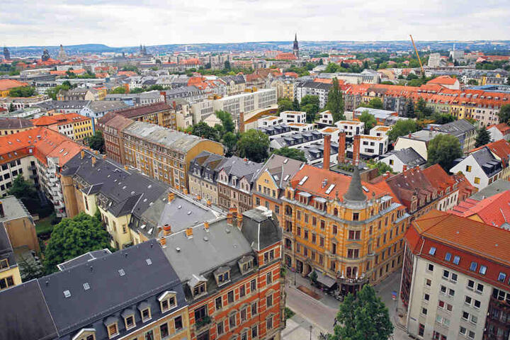 Besonders an Wochenenden zieht es Feierwütige aber auch Kriminelle in die
Neustadt.