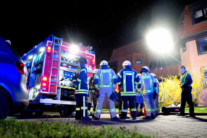Die Brandenburger Feuerwehr war in der Montagnacht im Dauereinsatz. (Symbolbild)