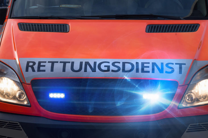 Auch die alarmierten Sanitäter konnten ihm nicht mehr helfen (Symbolbild).