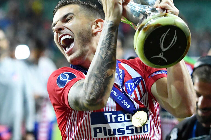Der FC Bayern München will Lucas Hernández offenbar lange an sich binden.