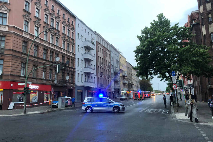 Die Polizei sperrte die Straße ab.
