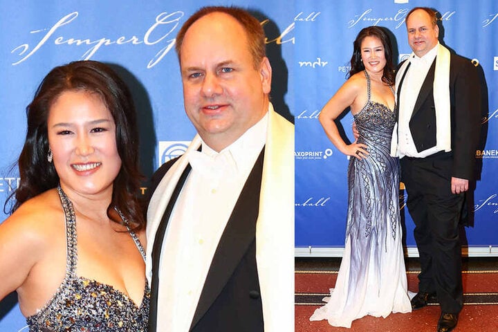 OB Dirk Hilbert (46) mit seiner Frau Su Yeon (36). Sie hatte sich das Kleid von einer Freundin geliehen.