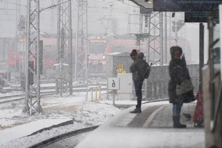 Schneefall als perfekte Ausrede für Unpünktlichkeit im Job? Keine gute Idee! (Symbolbild)