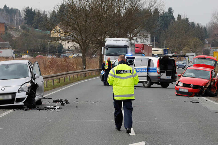 Die B 173 musste zeitweise voll gesperrt werden.