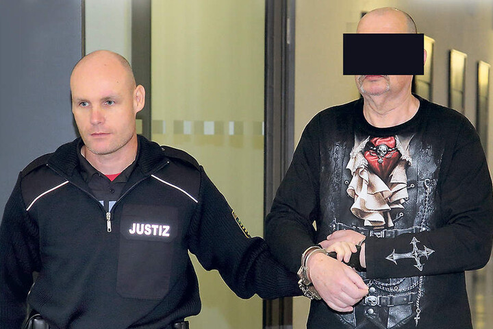 Messerstecher Dietmar H. (64) wurde zu siebeneinhalb Jahren Knast
verurteilt.