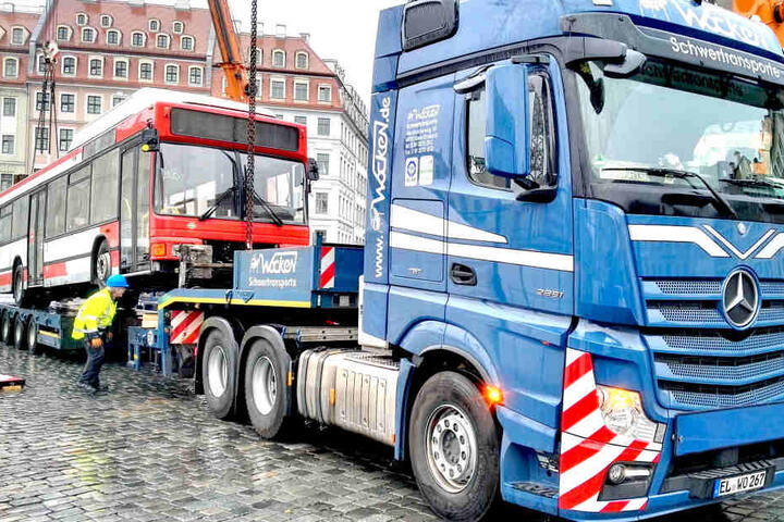 Das "Mahnmal" wandert von Dresden direkt vor das Maxim Gorki Theater in Berlin.