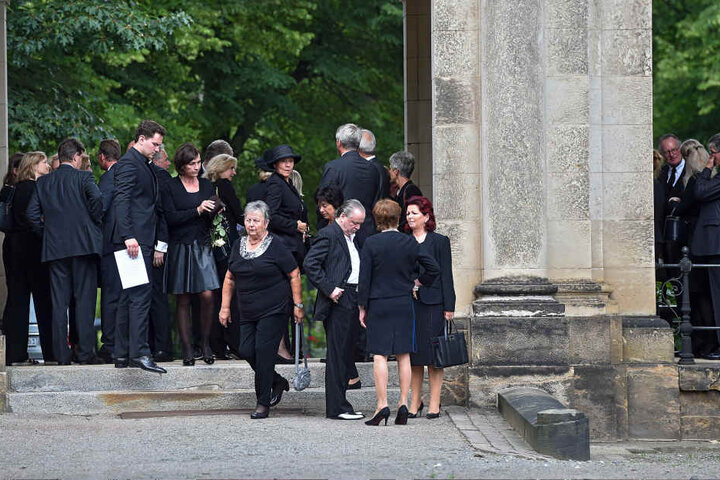 Über 150 Menschen trauerten mit der Familie in der Feierhalle des Friedhofs
um Andreas Waldow.