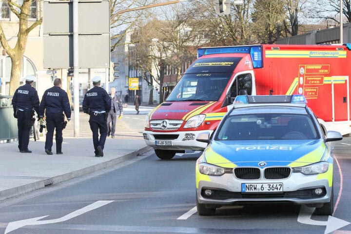 Die Beamten der Polizeiwache Enger übernehmen die Ermittlungen des Unfalls.