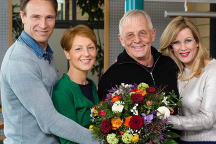 In der Sachsenklinik spielt Surholt (ganz rechts) die gefürchtete Verwaltungsdirektorin Sarah Marquardt.
