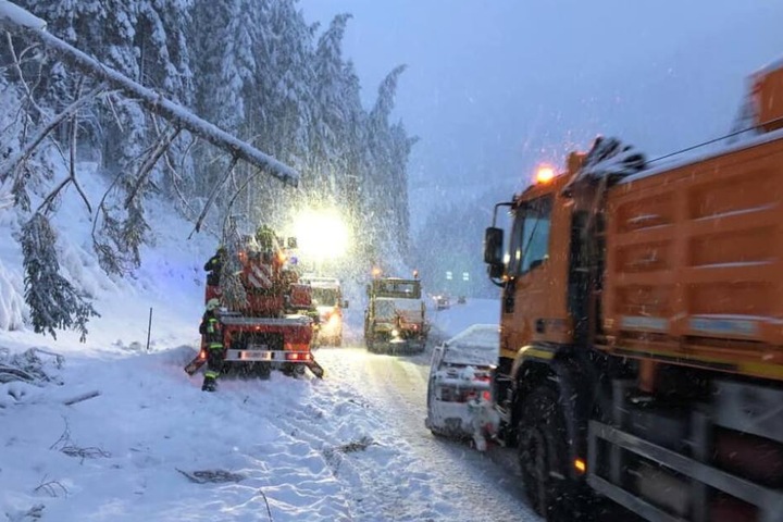Der Schnee sorgte für viele Verkehrsstörungen.