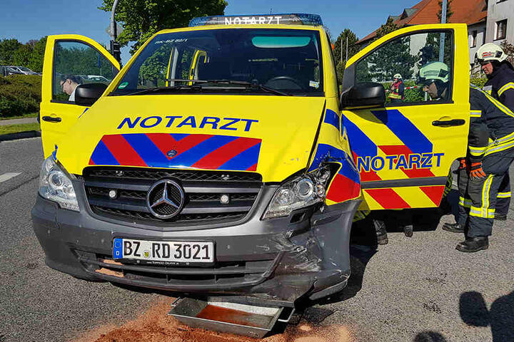 Der Notarztwagen war ebenfalls nicht mehr einsatzbereit.