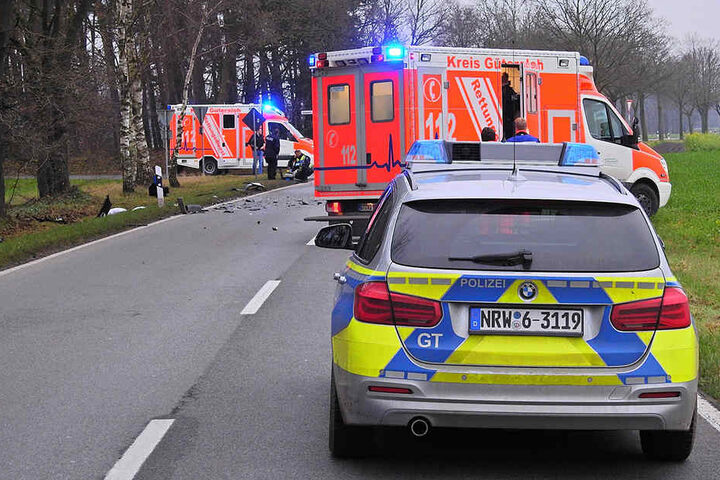 Die Polizei sperrte die Straße für etwa 90 Minuten.