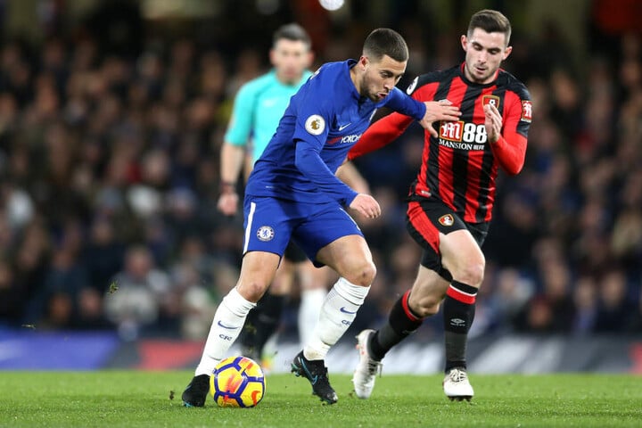 Laut "Sport Bild" heißer Kandidat am Cottaweg: Lewis Cook (21, r., neben Chelseas Eden Hazard) vom Premier-League-Klub AFC Bournemouth.