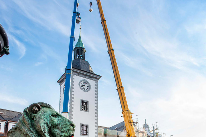 Das Freiberger Rathaus ist nach der Sanierung wieder ein Hingucker am Obermarkt.
