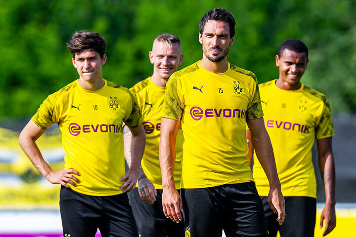 Mats Hummels im Trainingslager inBad Ragaz mit seinen Kollegen Leonardo Balerdi, Marius Wolf und Manuel Akanji.