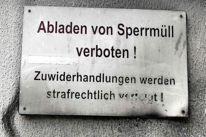 Das Schild wird von den Mietern konsequent ignoriert.