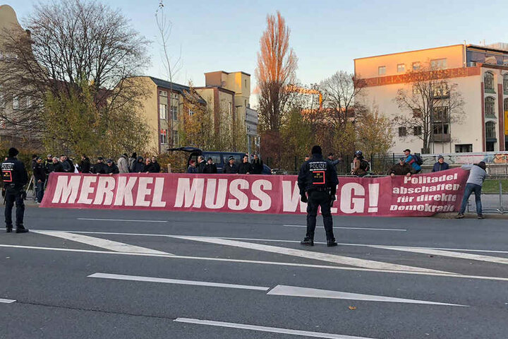Pro Chemnitz versammelt sich in der Innenstadt.
