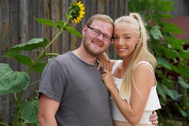 Die beiden versuchen es mit einer Fernbeziehung: Matthias (23) und Tayisiya (21).