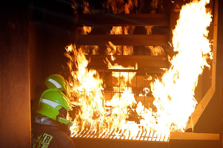 Rund 20 Minuten dauert eine Übung im Feuer.