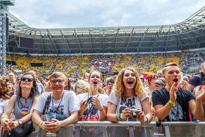 Im Rudolf-Harbig-Stadion findet am Samstag die "Schlagernacht des Jahres" statt. So schön war's im vergangenen Jahr (F.).