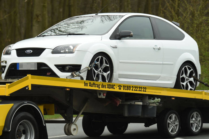 Einige Autos mussten abgeschleppt werden, weil sie zu heftig aufgemotzt wurden.