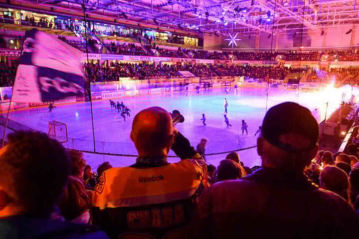 Die Länderspielpause ist vorbei. Gelingt den Eislöwen am Freitag im ausverkaufen Stadion der erhoffte Derbysieg gegen Weißwasser und somit der Neustart?