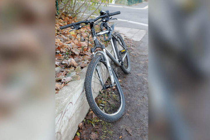 Das Rad wurde durch den Crash beschädigt.