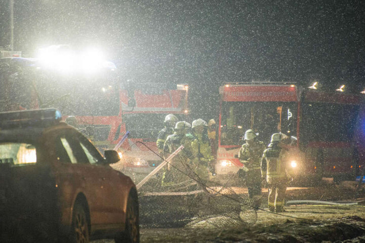 Das Kleinflugzeug hatte bei dem Unglück einen Außenzaun durchbrochen.