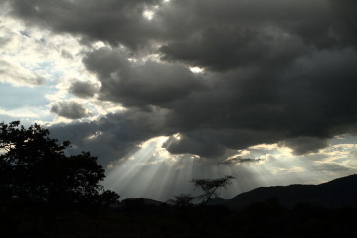 In Malawi (Ostafrika) herrscht gerade Regenzeit. Hin und wieder kommt es zu schweren Gewittern, bei der immer wieder Menschen ums Leben kommen. (Symbolbild)