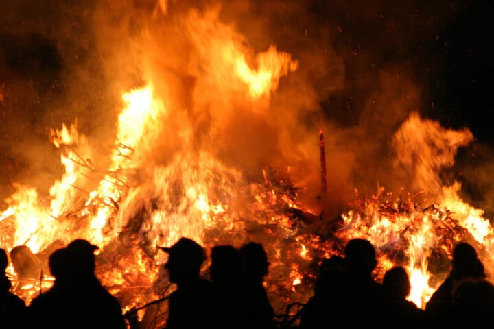 Erleben wir in diesem Jahr das Hexenfeuer im Schnee?