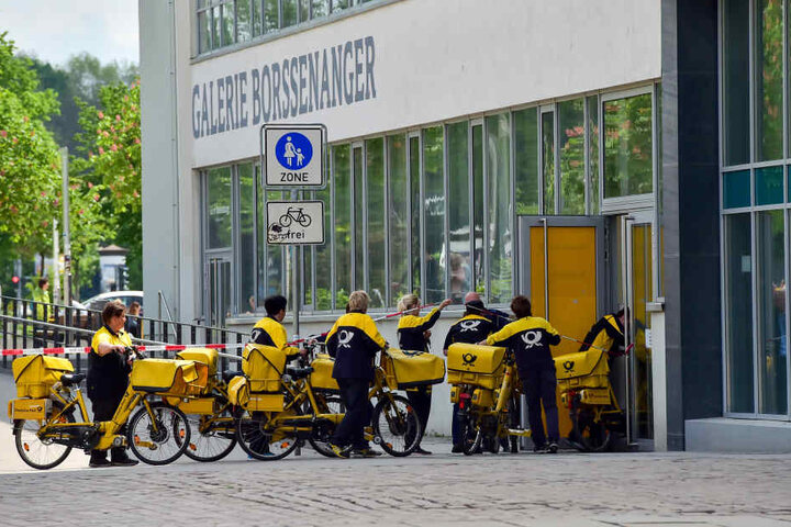 Die Postangestellten durften zwischenzeitlich in das Gebäude.