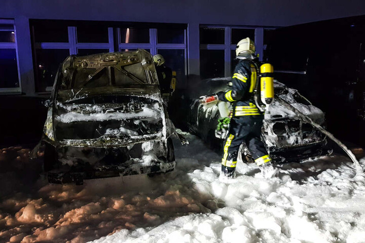 Die Polizei ermittelt wegen Brandstiftung.