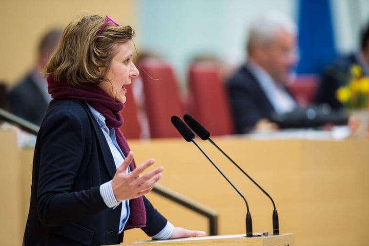 Simone Strohmayr (SPD) bei einer Plenarsitzung im bayerischen Landtag.