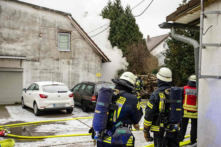 Die Feuerwehr musste die Wohnung abstützen. Sie droht einzustürzen.