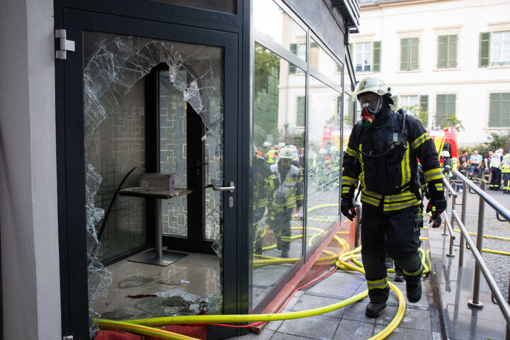 In den Morgenstunden hatte die Feuerwehr den Brand unter Kontrolle gebracht.