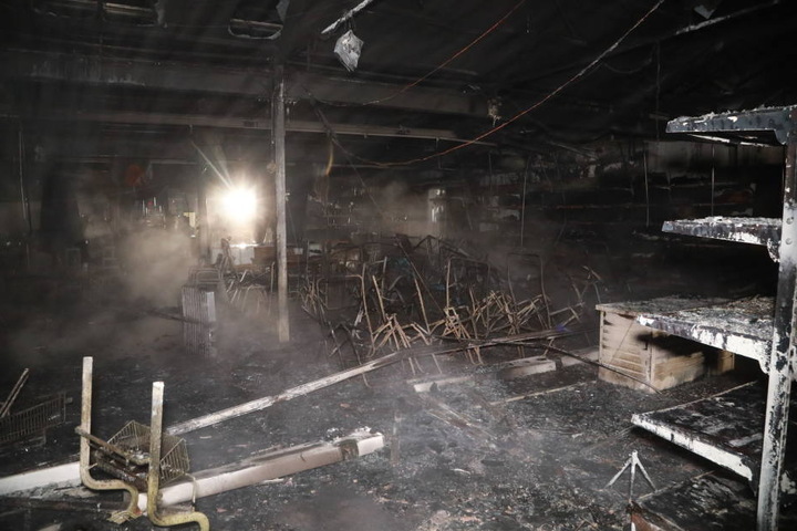 Der Brand zerstörte Teile des Centers.