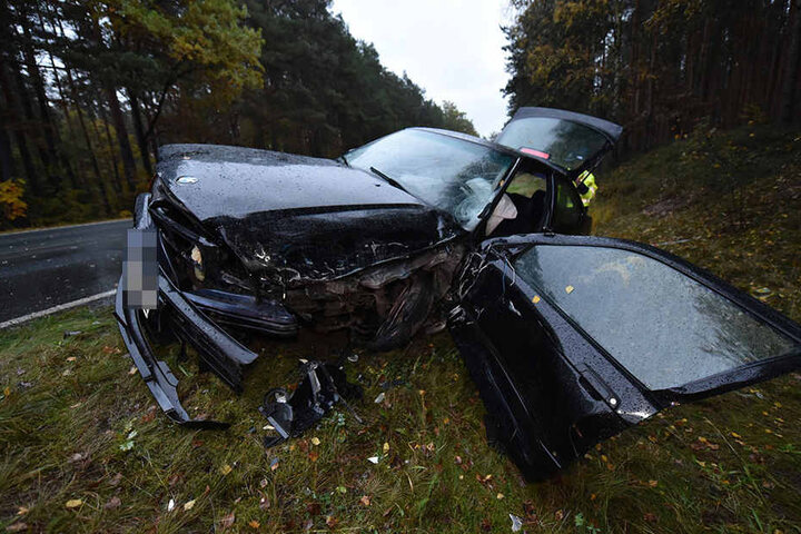 Die Polizei ermittelt zur Unfallursache.
