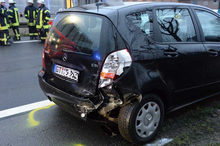 Der Mercedes stand ganz vorne in der Kette des Auffahrunfalls.