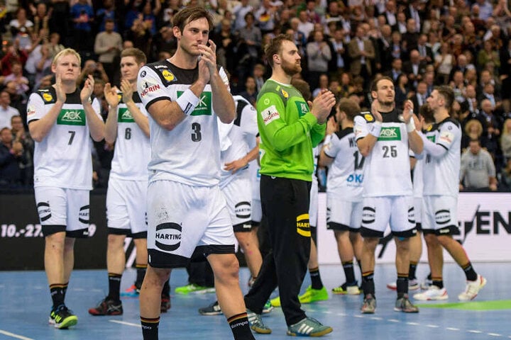 Nach der Niederlage im Halbfinale gegen Norwegen: Die deutsche Mannschaft applaudiert.
