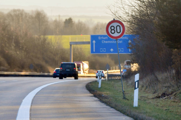 Freie Fahrt, Tempo 120, 100, 80, Freie Fahrt - und das alles auf nur 900 Metern.