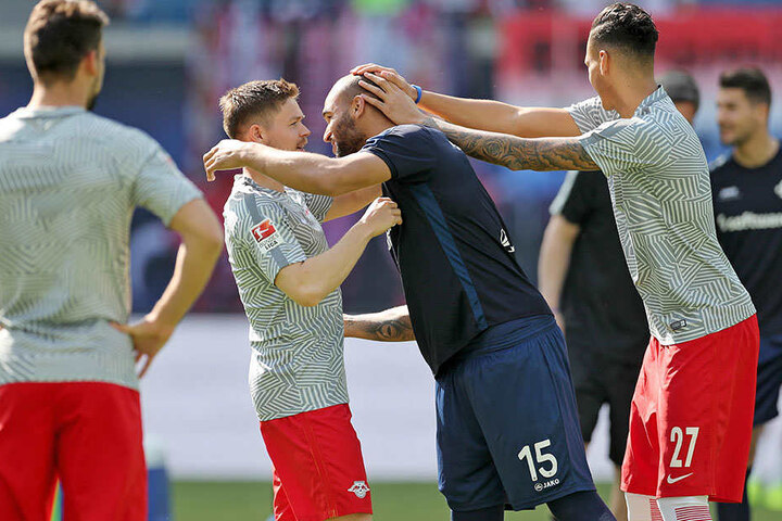 Alte Bekannte: Ex-RB-Stürmer Terrence Boyd (Nr. 15) freut sich über das Wiedersehen mit Dominik Kaiser und Davie Selke (r.).